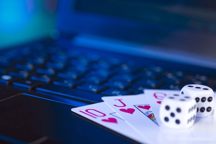 Tim bantuan digital untuk pengguna Indonesia
